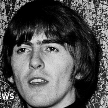 Blue plaque unveiled at Beatles icon’s childhood home