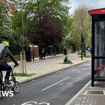 London transport: Call for ban of ‘floating’ bus stops