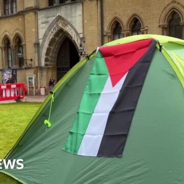 Oxbridge students set up Gaza protest camps