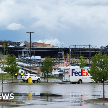 Dozens trapped as tornado hits Michigan FedEx depot