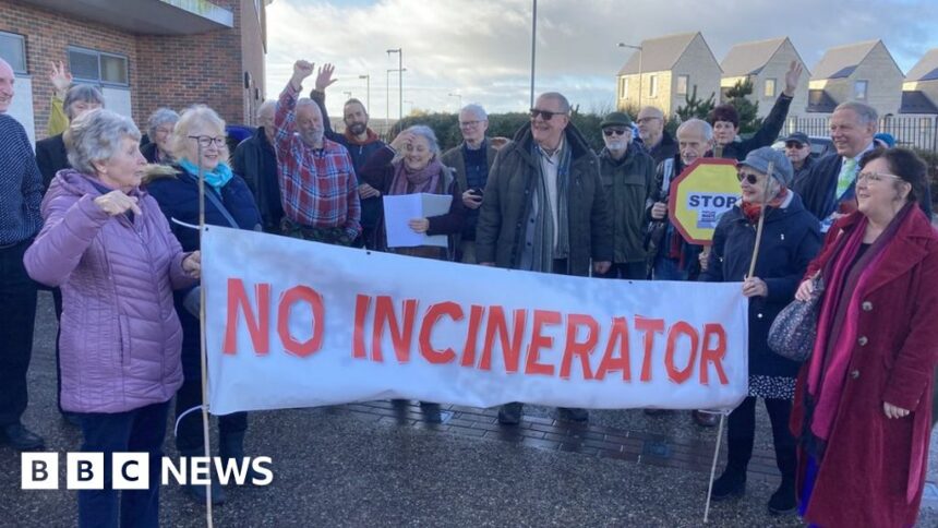 Pause on new incinerators extended by government