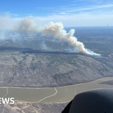 Thousands evacuated due to British Columbia wildfire