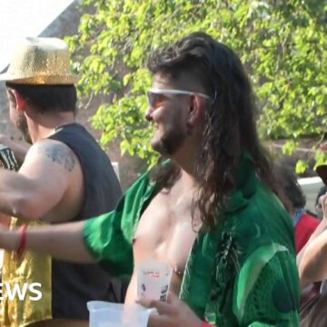 Proud mullet-wearers embrace their style at Belgium festival