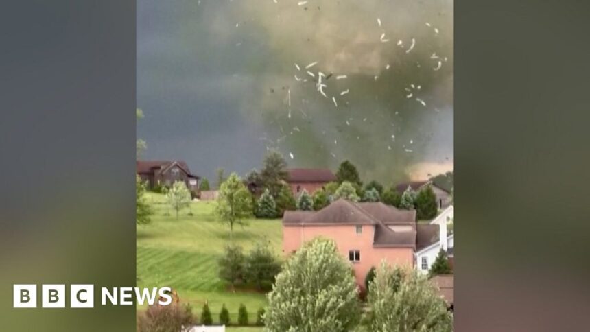 Video captures moment tornado rips through buildings