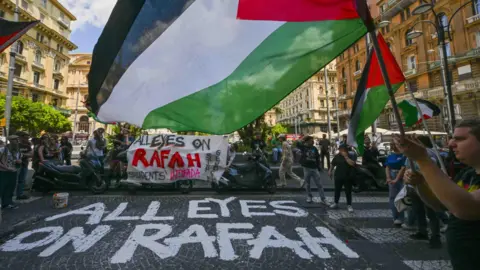 EPA Pro-Palestinian students in Naples protest outside Israeli logistics company, Italy on 10 May 2024