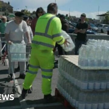 Thousands of homes without water for fourth day