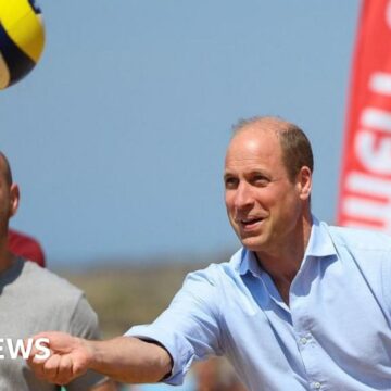 Prince William joins volleyball game on Newquay beach