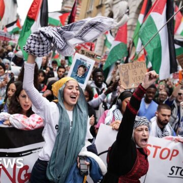 Thousands join Pro-Palestinian march in London