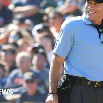 Much-vilified MLB umpire calls it quits