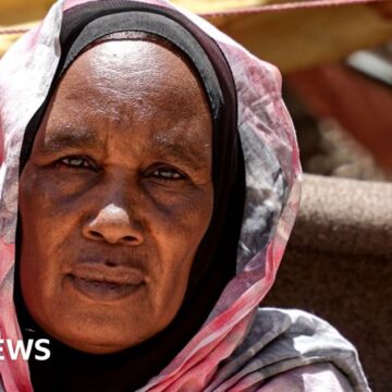 Fear and prayers in Sudan city under siege