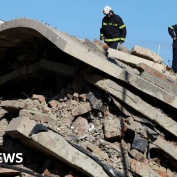 Man freed five days after South Africa building collapse