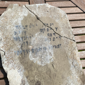 Mystery Hebrew writing on slab is ‘gibberish’