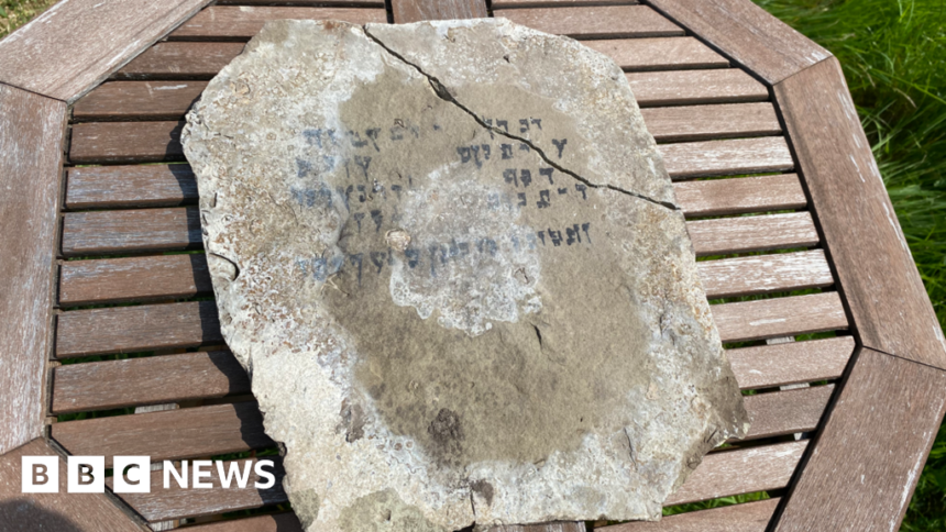 Mystery Hebrew writing on slab is ‘gibberish’