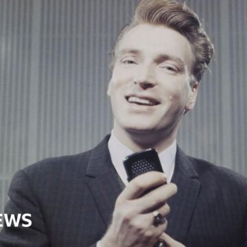 Sixties pop phenomenon Frank Ifield dies aged 86