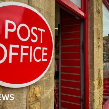 Post Office 'saw postmasters as enemies'