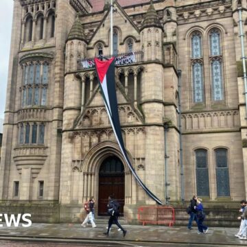 Students barricade University of Manchester exam building