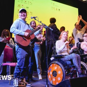 Ed Sheeran performs Perfect for West London Inclusive Arts Festival