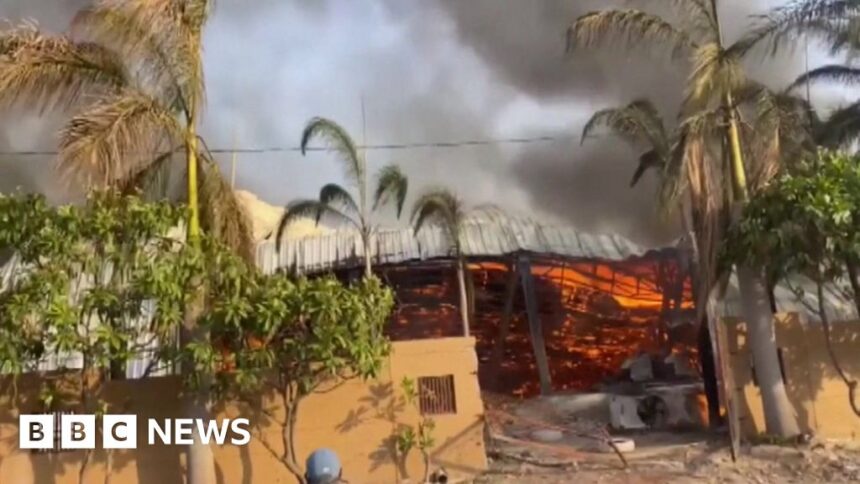 Smoke and flames at deadly India arcade fire