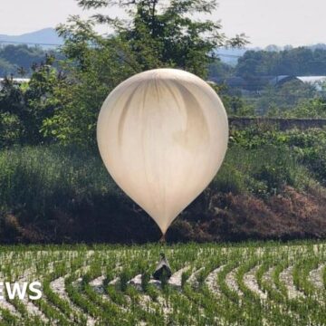 North Korea drops balloons carrying trash and propaganda in South