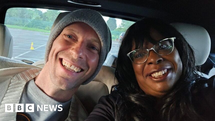 Coldplay singer Chris Martin helps drive woman to Big Weekend