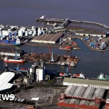 UK ports 'choked' by shipping fumes, study claims