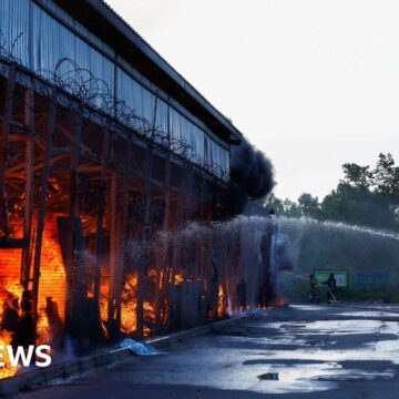 Ukraine war: Russia attacks Kharkiv supermarket