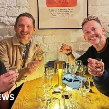 Chef stunned as Hollywood stars drop in to bistro