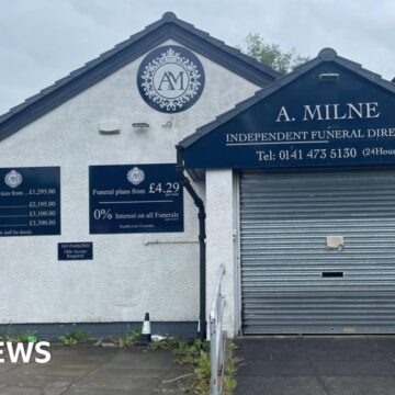 Funeral directors expelled from UK body over missing ashes probe