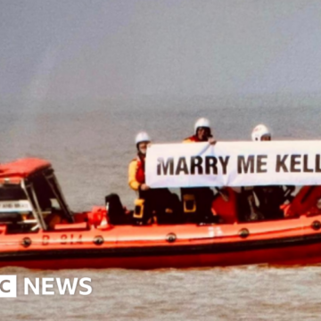 Man surprises partner with lifeboat proposal