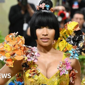 Nicki Minaj apologises to fans over postponed Manchester show