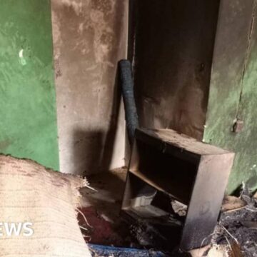 Worshippers locked in Nigeria mosque and set on fire