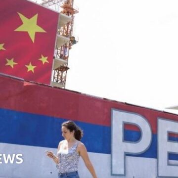 China's Xi gets red-carpet welcome in Serbia