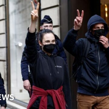 French police remove pro-Gaza student protesters