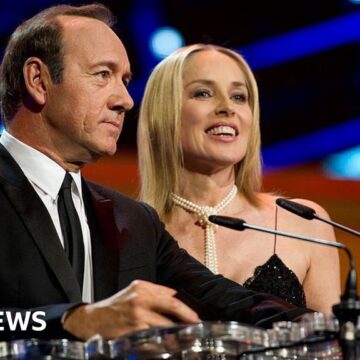 Stars back Kevin Spacey acting return