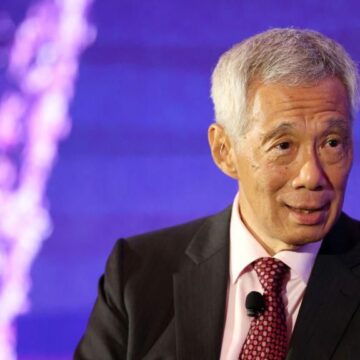 Lee Hsien Loong: End of era as Singapore PM hands reins to Lawrence Wong