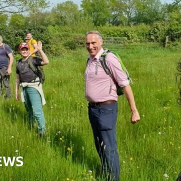 Staffordshire search for meteor fragments after bright fireball