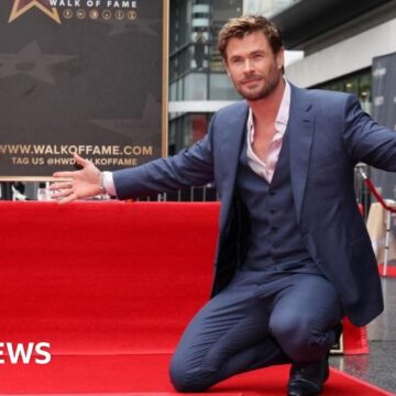 Chris Hemsworth receives star on Hollywood Walk of Fame