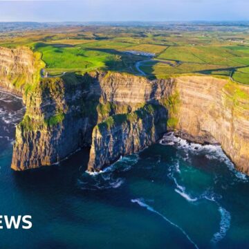 Woman dies after falling from Cliffs of Moher