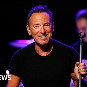 Bruce Springsteen to start European leg in Cardiff