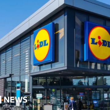 Lidl lifts pay to match Aldi and surpass UK rivals