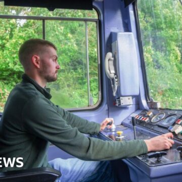 Teenagers could help fill train driver shortage