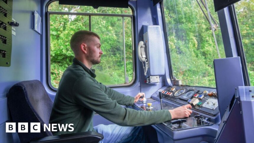 Teenagers could help fill train driver shortage