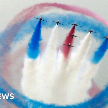 Red Arrows take to the skies for English Riviera Airshow 2024